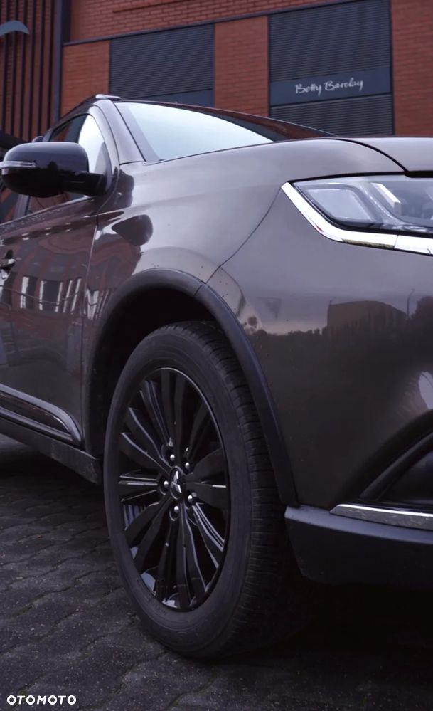 Mitsubishi Outlander - 6