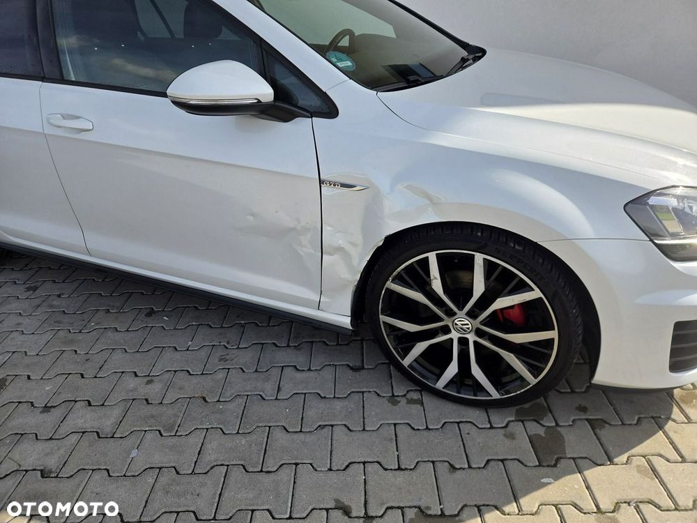 Volkswagen Golf - 20