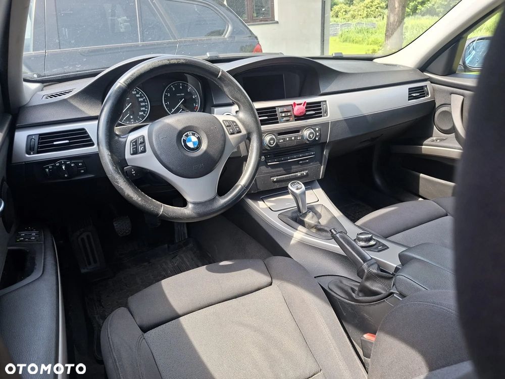 BMW Seria 3 320i - 10