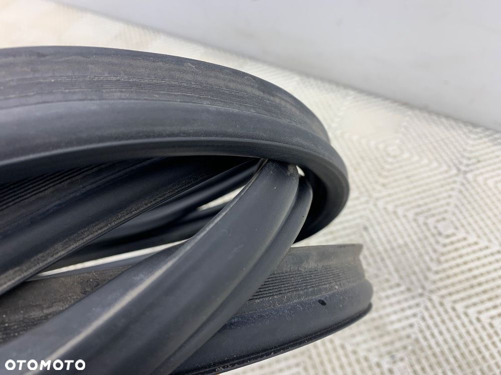 USZCZELKA KLAPY BAGAŻNIKA  MG (SAIC) HS 2018 - 2022 1.5 20 T 124 kW [169 KM] benzyna 2018 - 2022 - 5