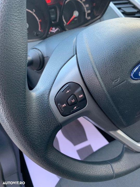 Ford Fiesta 1.4 Autom. Trend - 16