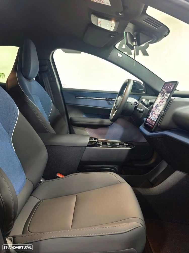 Volvo EX30 69 kWh Single Motor Extended Range Core - 19