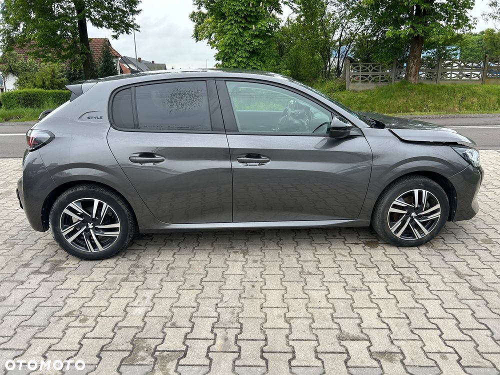 Peugeot 208 - 6