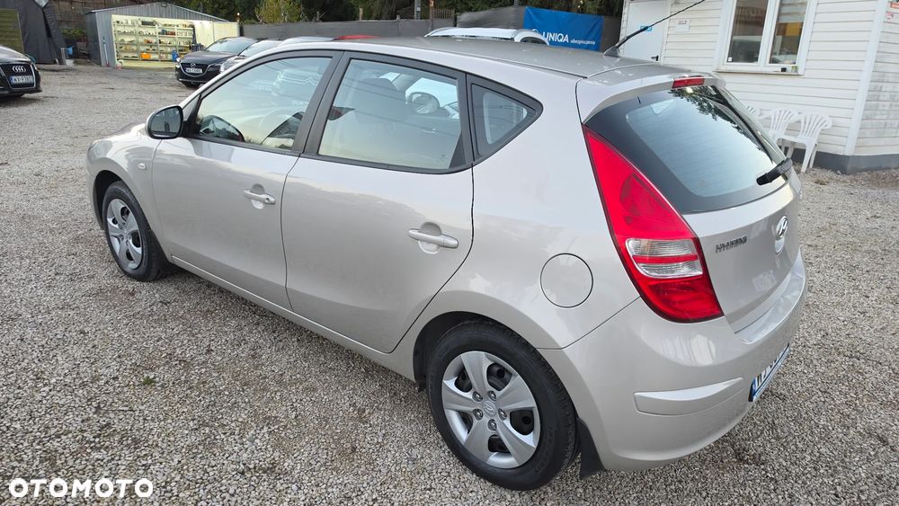 Hyundai i30 1.4 Comfort EU5 - 14