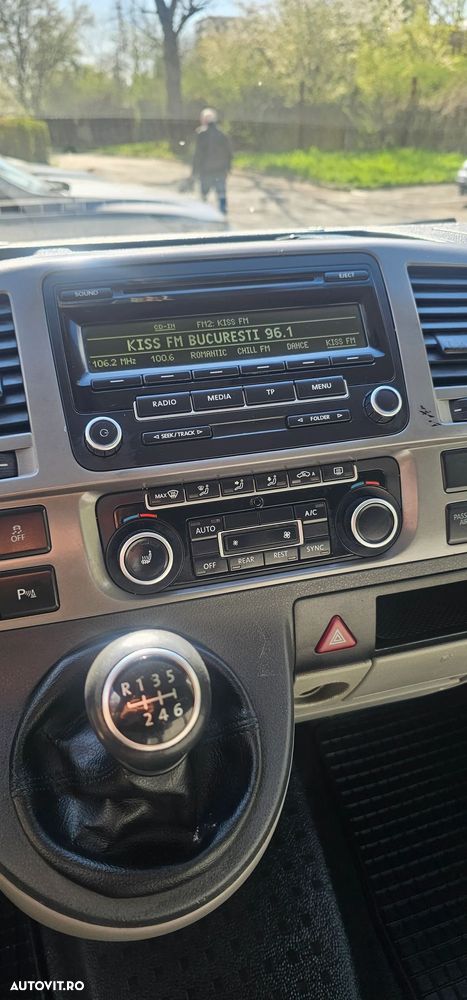 Volkswagen Caravelle - 18