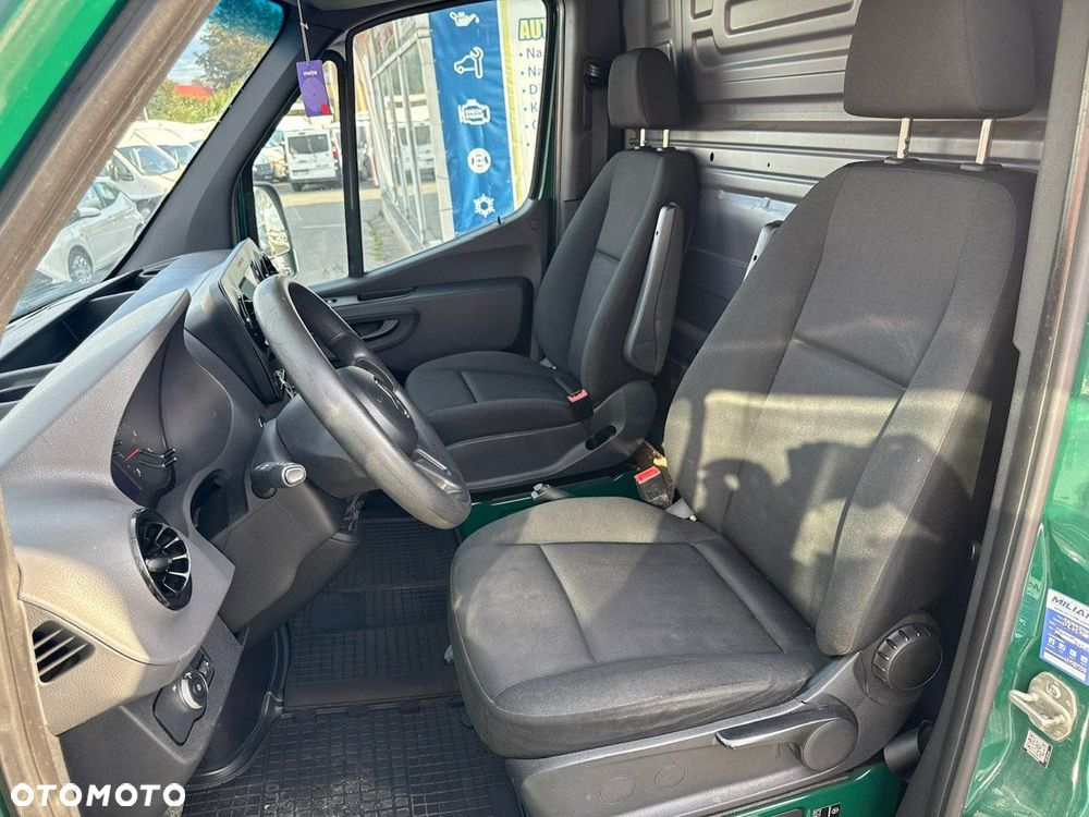 Mercedes-Benz Sprinter - 13