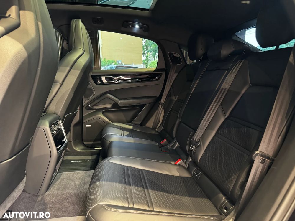 Porsche Cayenne Coupe - 15