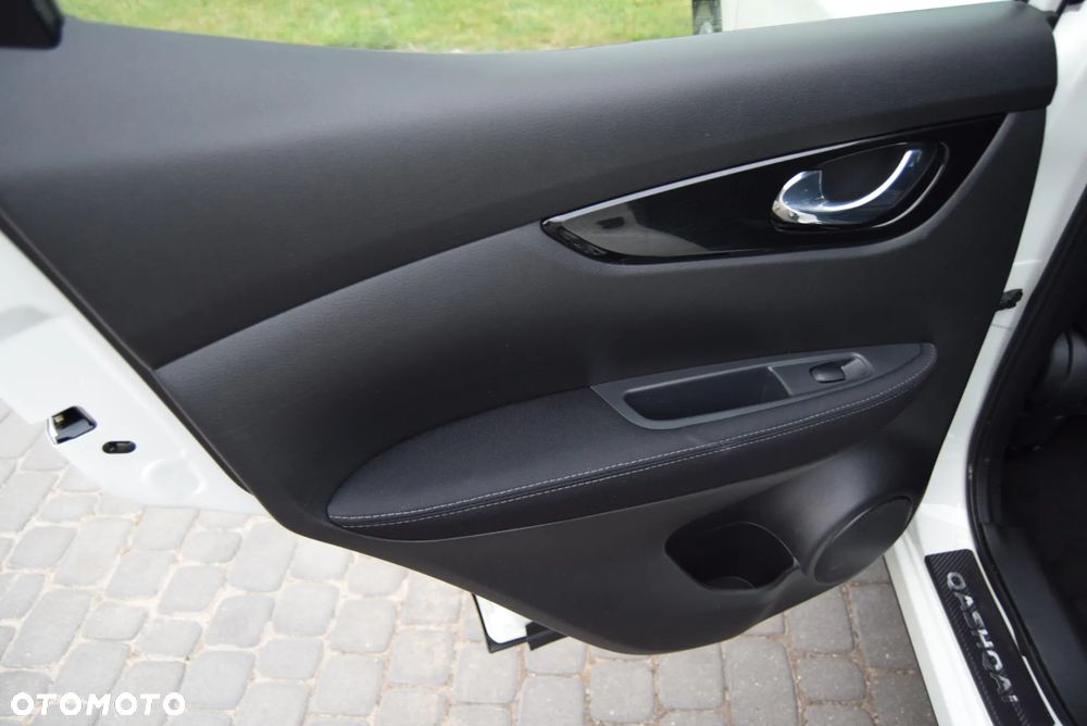 Nissan Qashqai 1.2 DIG-T N-Vision - 24