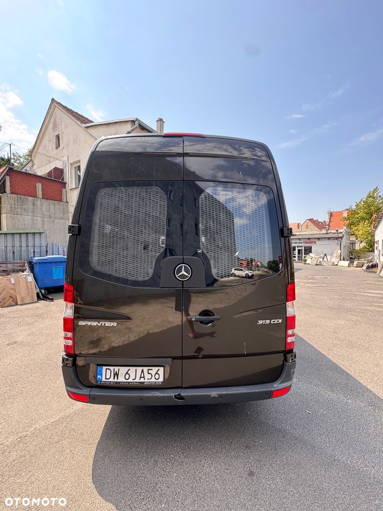 Mercedes-Benz Sprinter - 2