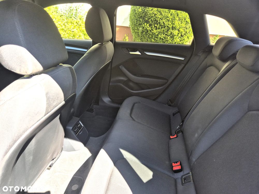 Audi A3 Sportback 40 e-tron S tronic - 10