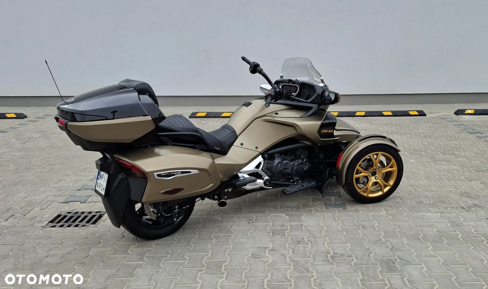 Can-Am Spyder - 8
