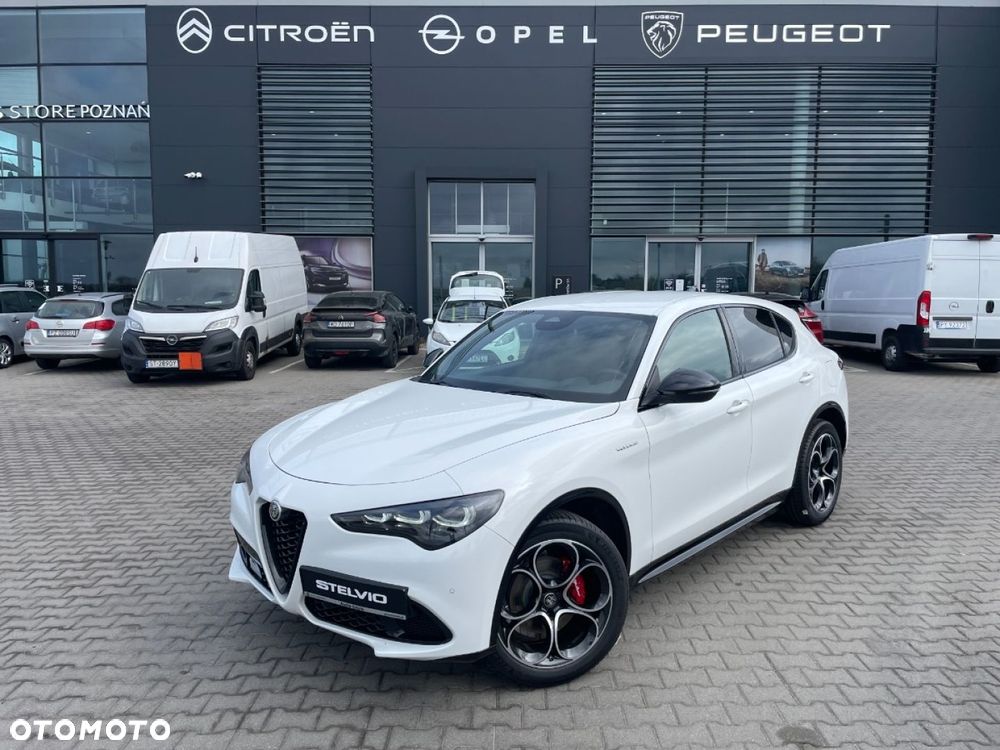 Alfa Romeo Stelvio - 1