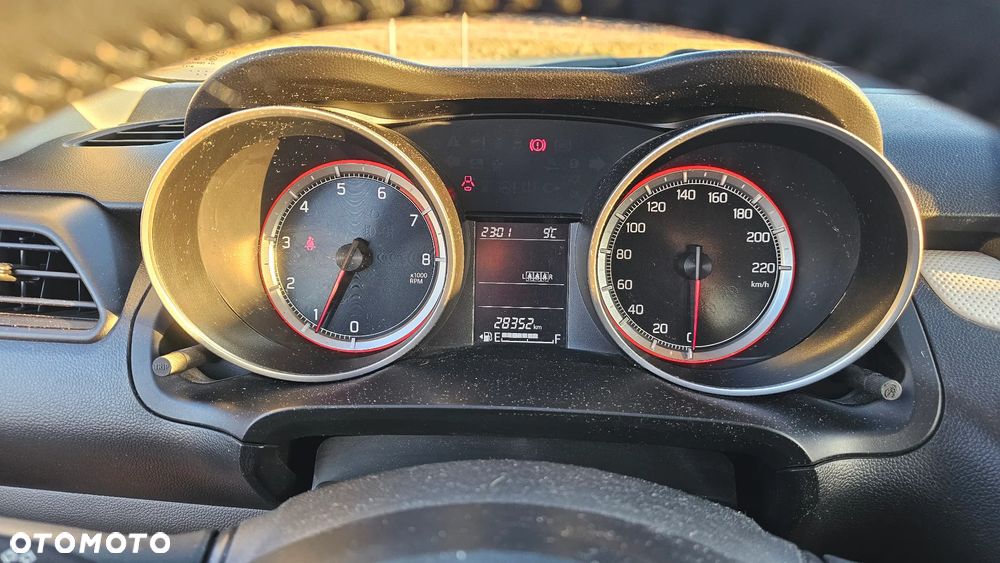 Suzuki Swift 1.2 Premium - 11