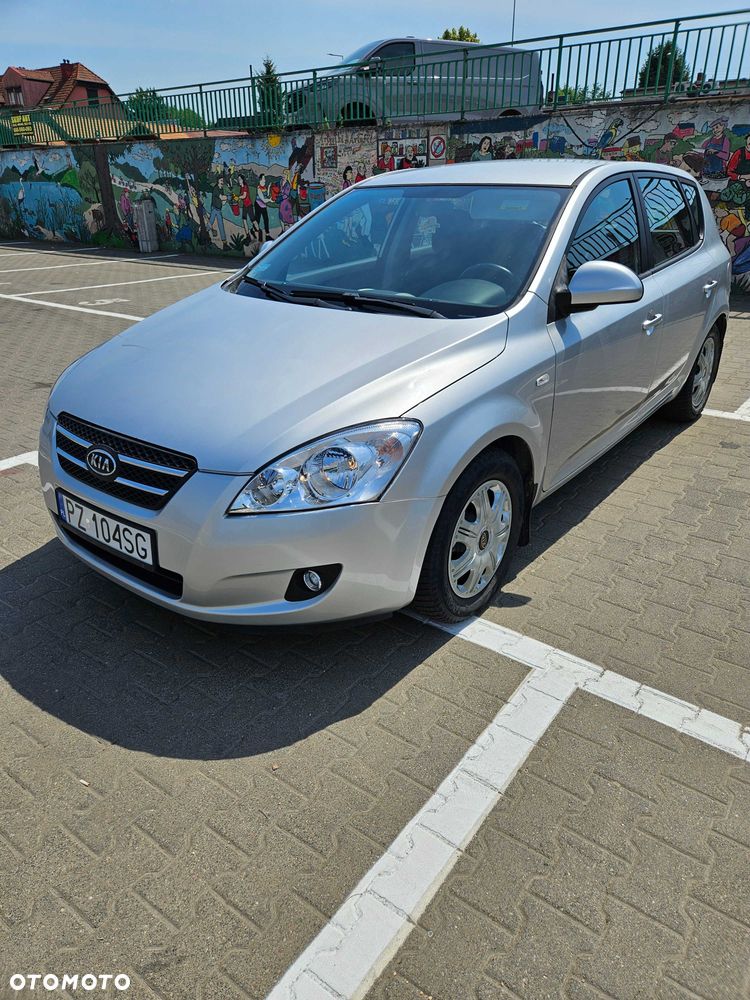 Kia Ceed - 1