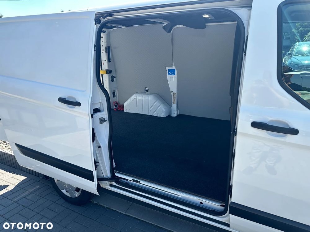 Ford TRANSIT CUSTOM - 21