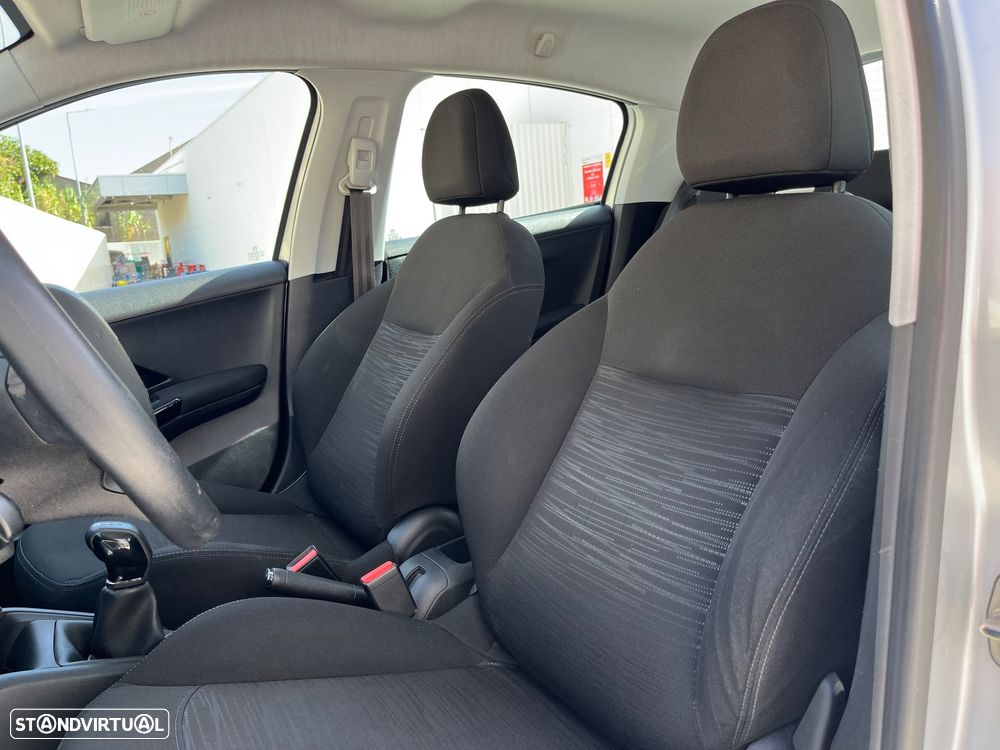 Peugeot 208 1.2 VTi Access - 25