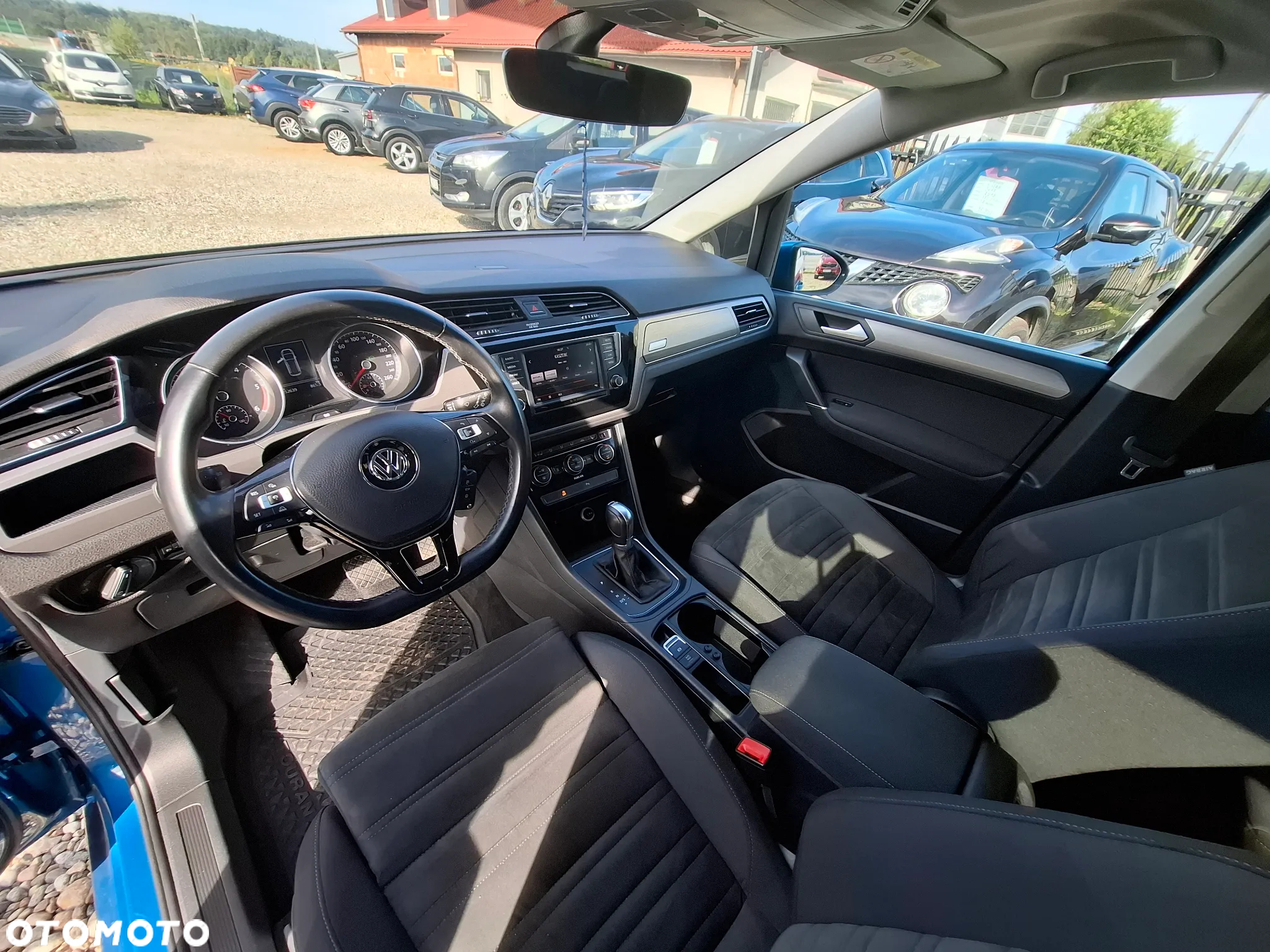 Volkswagen Touran 2.0 TDI BMT Comfortline DSG - 9