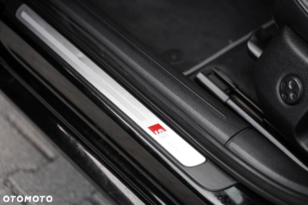 Audi A4 Avant 2.0 TDI Quattro S tronic - 12