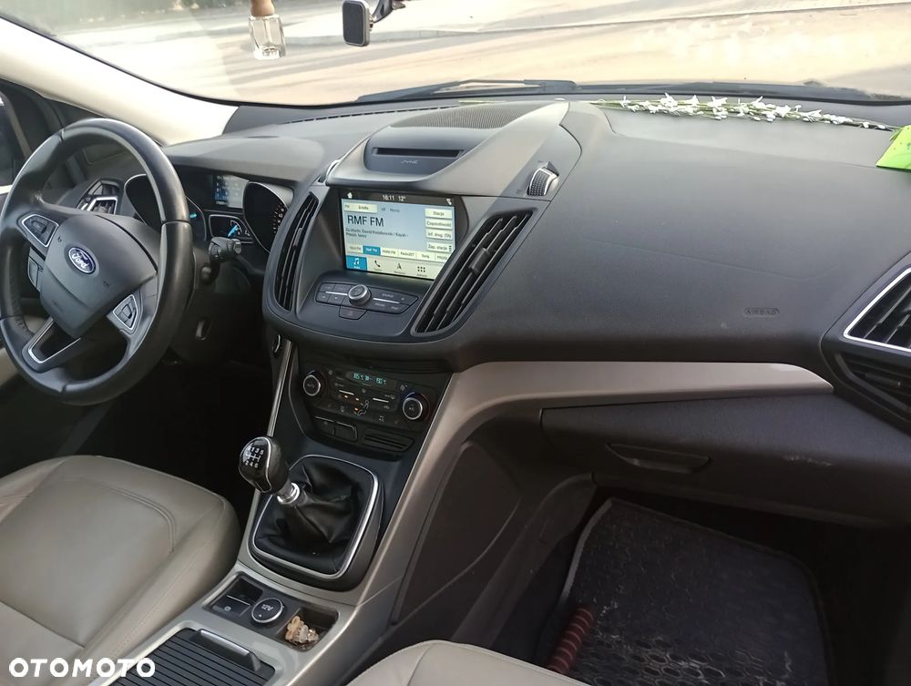 Ford Kuga 1.5 EcoBoost 2x4 Black & Silver - 5
