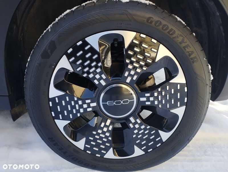 Fiat 600 HYBRID La Prima - 23