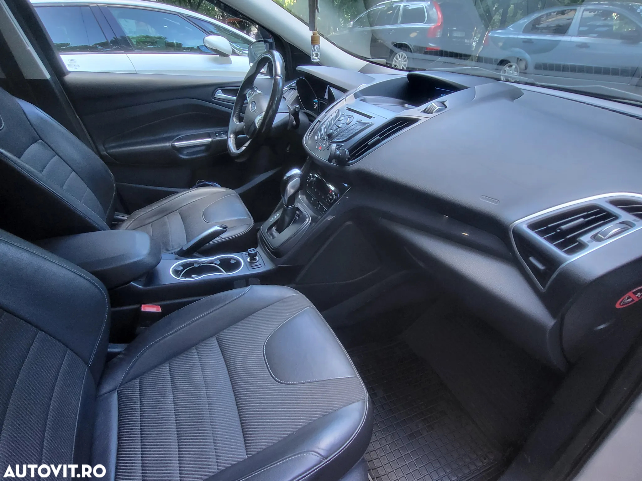 Ford Kuga 2.0 TDCi 4WD Powershift Titanium - 13