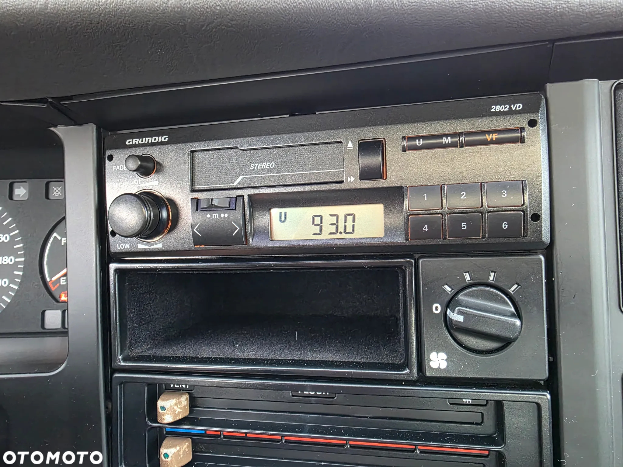 Volvo Seria 400 - 38
