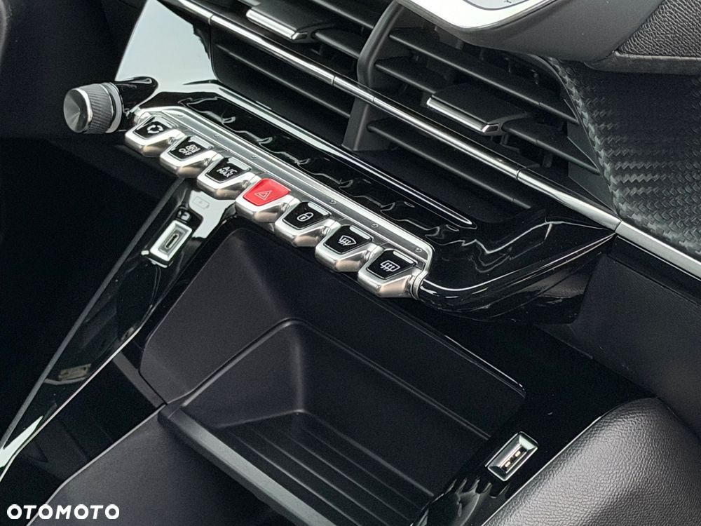 Peugeot 2008 PureTech 130 EAT8 Active Pack - 33