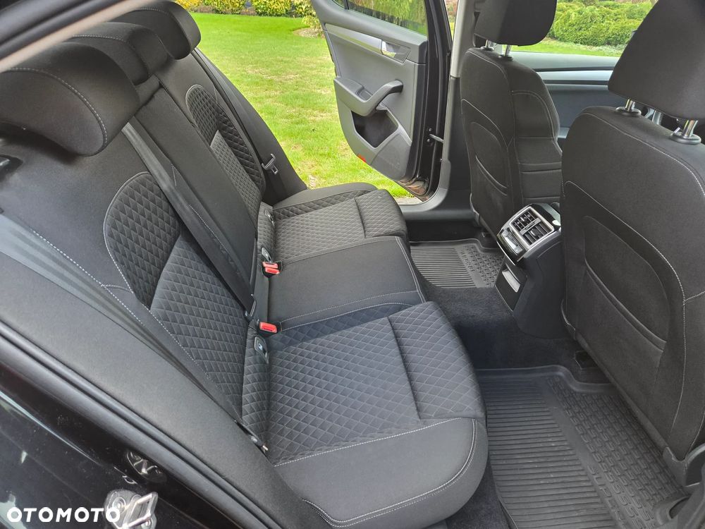 Skoda Superb 2.0 TDI Style DSG - 11