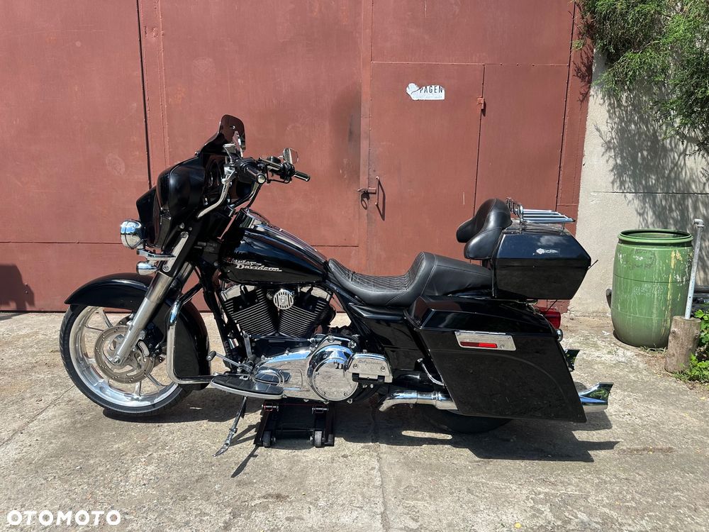 Harley-Davidson Touring Street Glide - 18