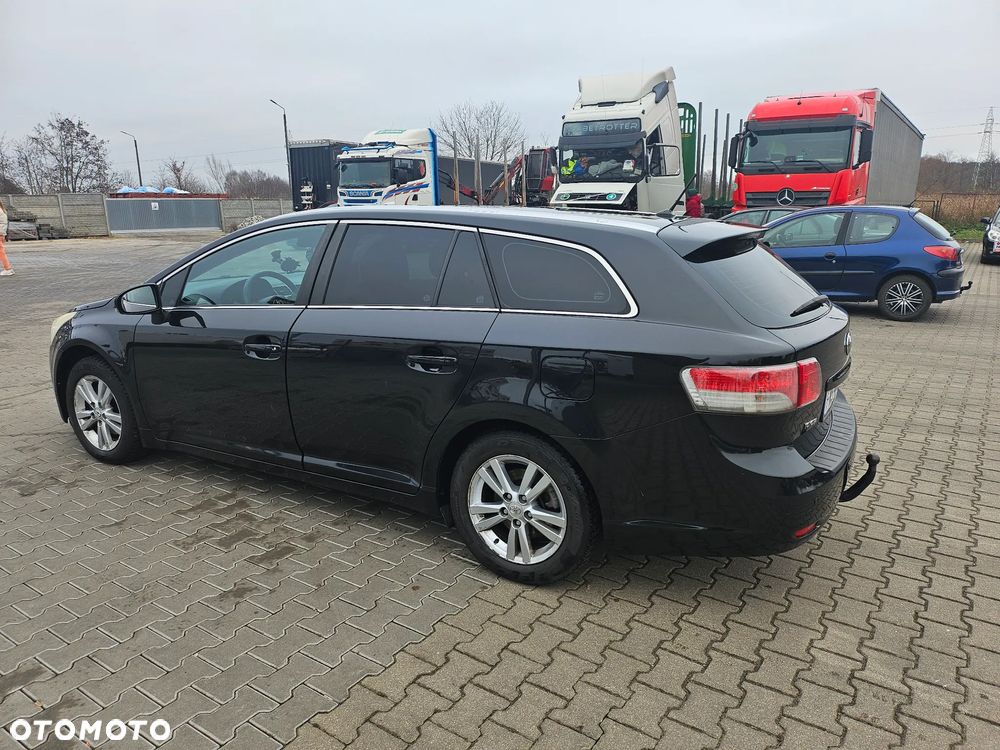 Toyota Avensis 1.8 Sol - 6