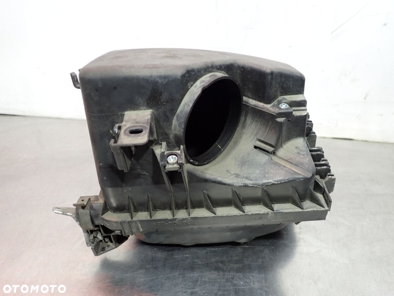 OBUDOWA FILTRA POWIETRZA TOYOTA COROLLA E15 - 3