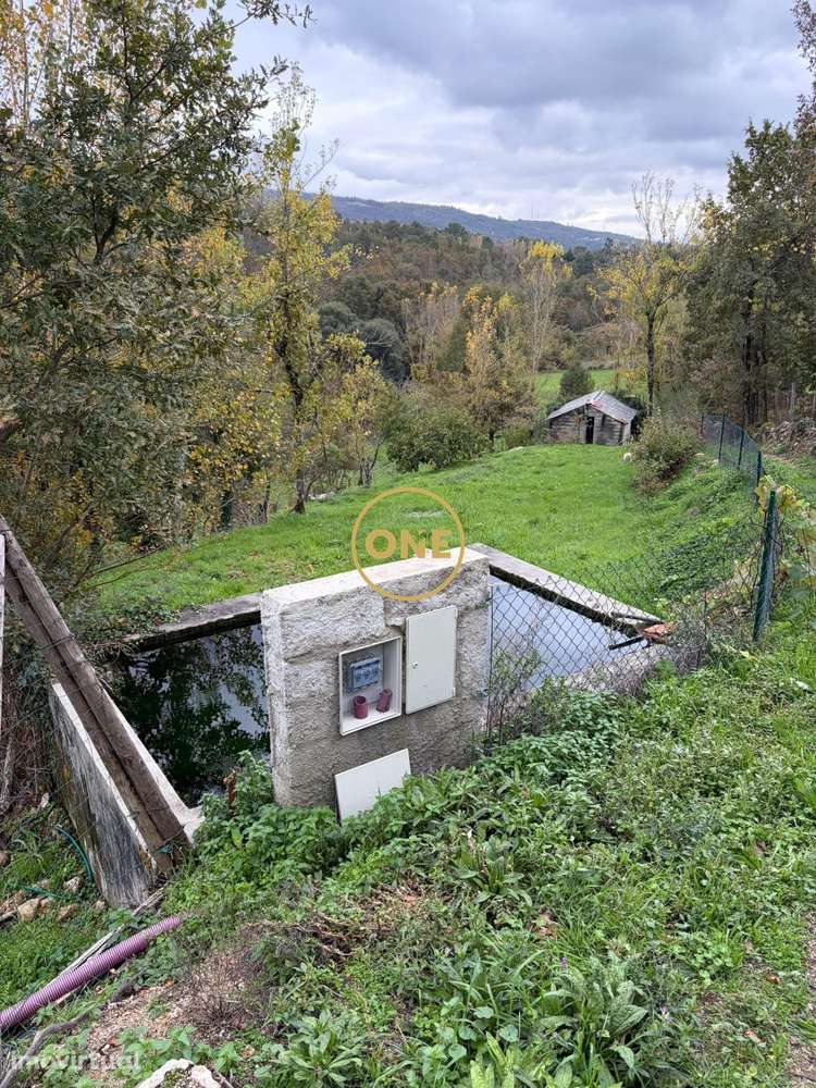Terreno rústico com viabilidade de construção - Grande imagem: 2/8