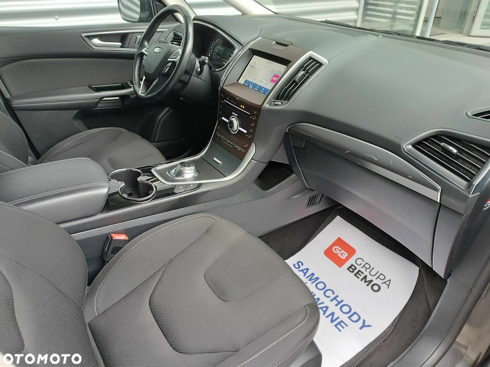 Ford S-Max - 13