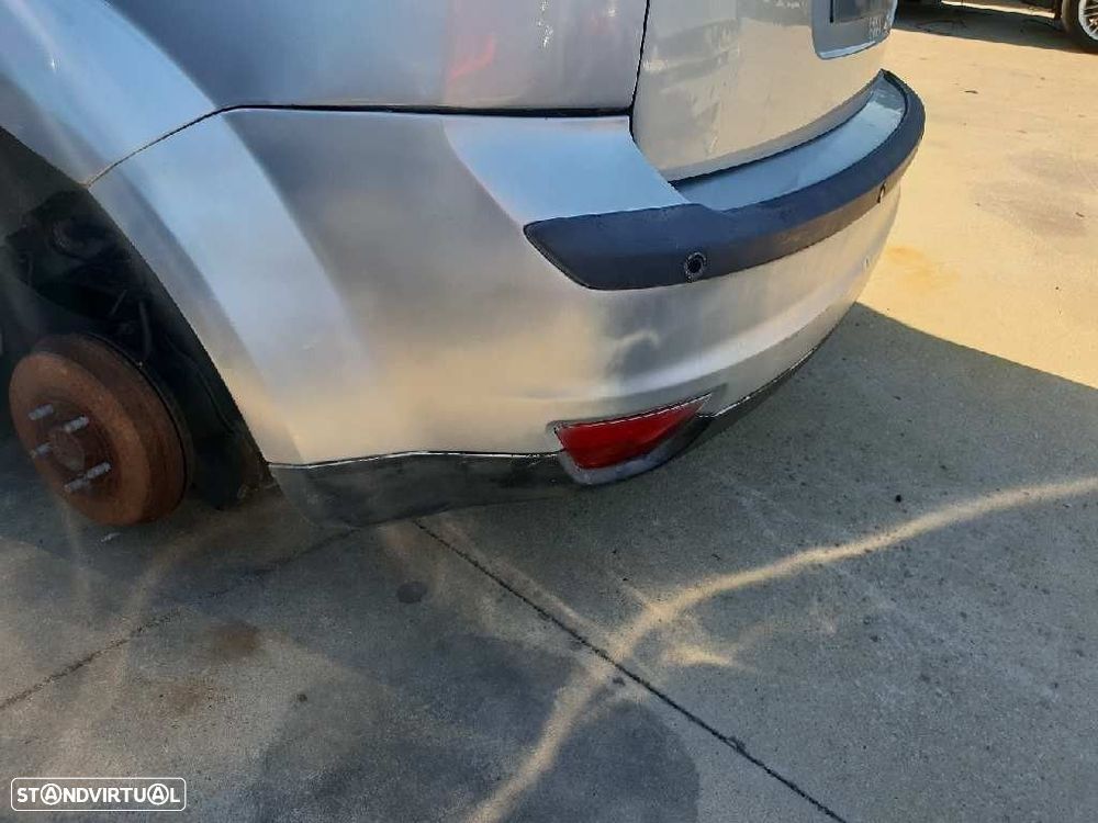 PARA-CHOQUES TRASEIRO FORD FOCUS II 2004 - 2