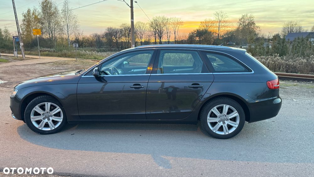 Audi A4 Avant - 4