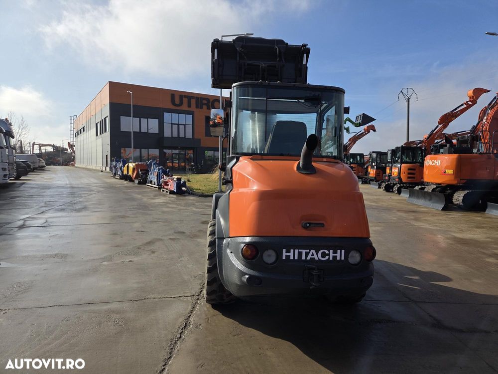 Hitachi ZW75, 2020, 1.915h, ridica 2,4t la 3,2m, CUPA 4x1 MULTIFUNTIONALA 1mc, cupa noua 1mc, furci, cupla rapida, aer conditiona, motor Deutz 75CP euro 6, Garda sol inalta 32cm, produs in Germania, STARE FOARTE BUNA, posibil leasing 4 ani-PROMOTIE 37.900eur - 30