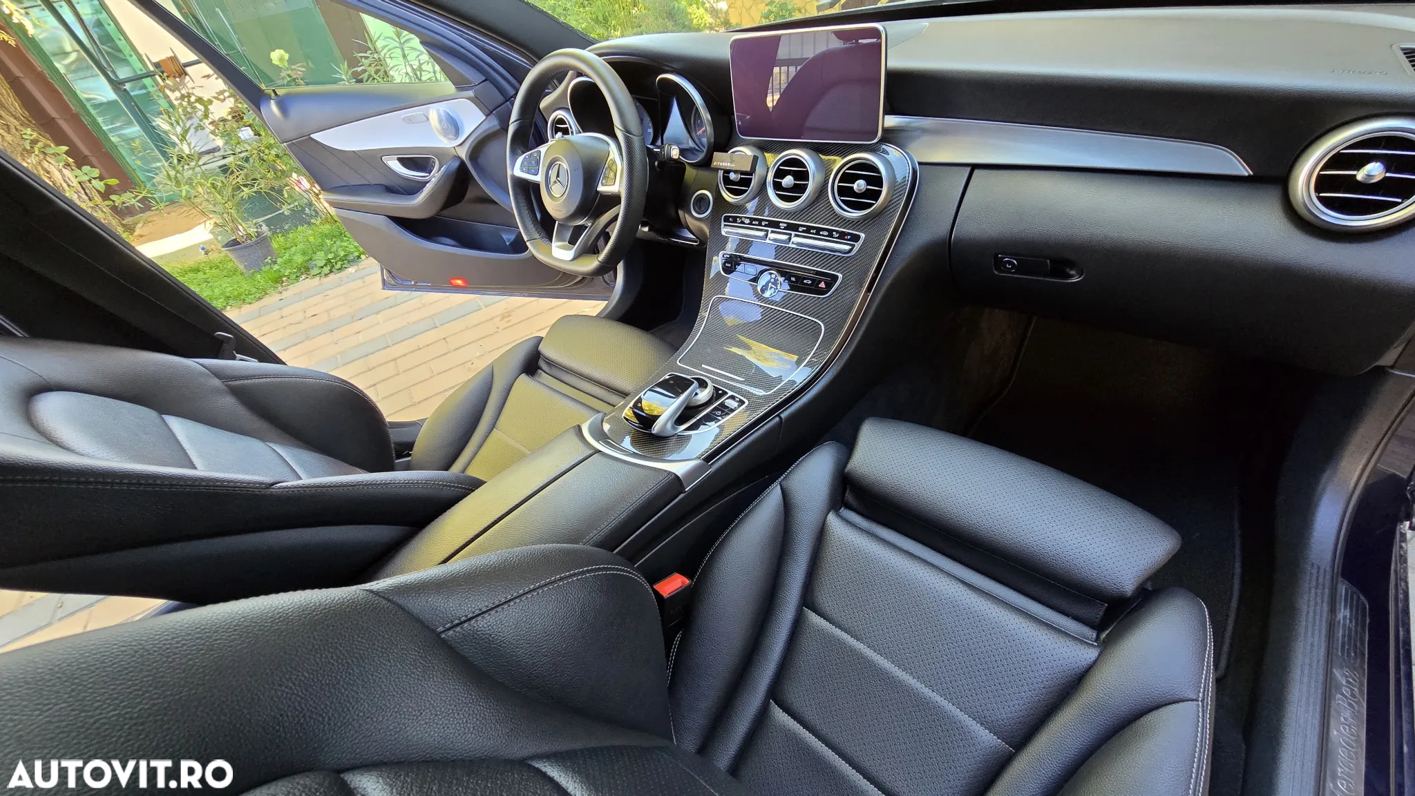 Mercedes-Benz C 400 4Matic 9G-TRONIC AMG Line - 23