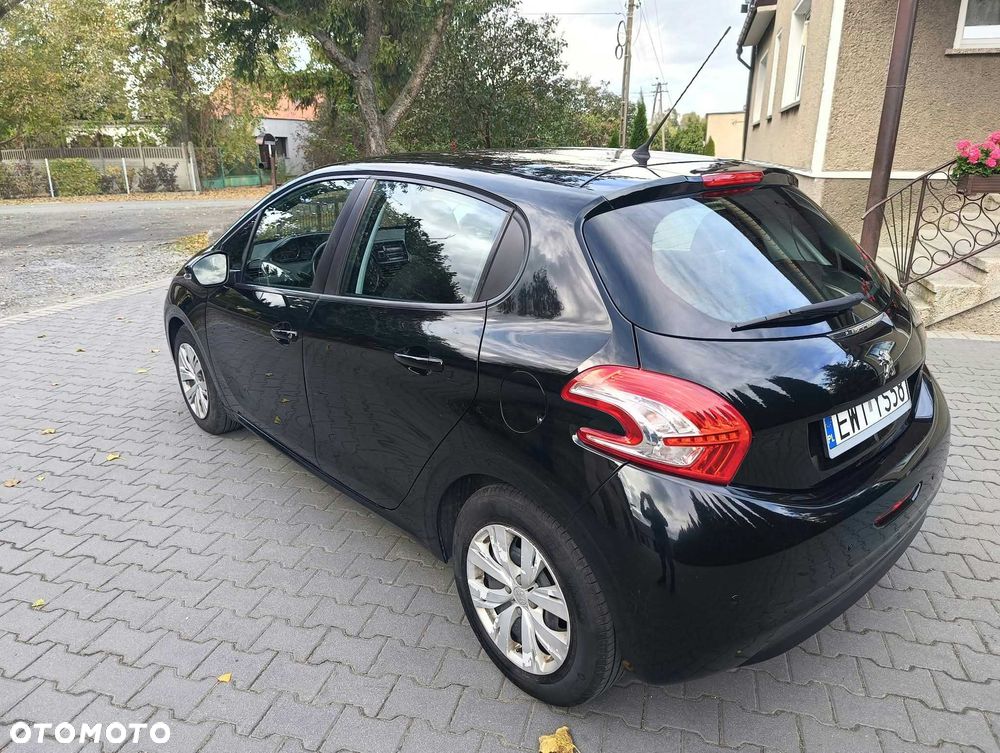 Peugeot 208 2015 photo 4