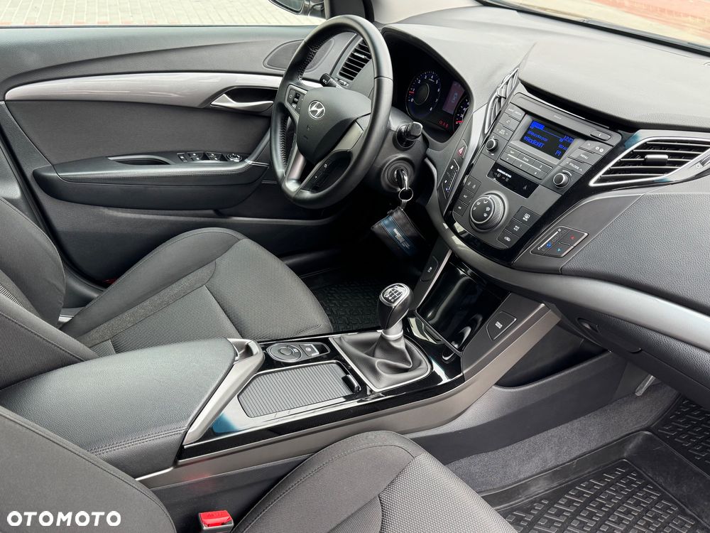 Hyundai i40 Kombi 1.6 Trend - 33