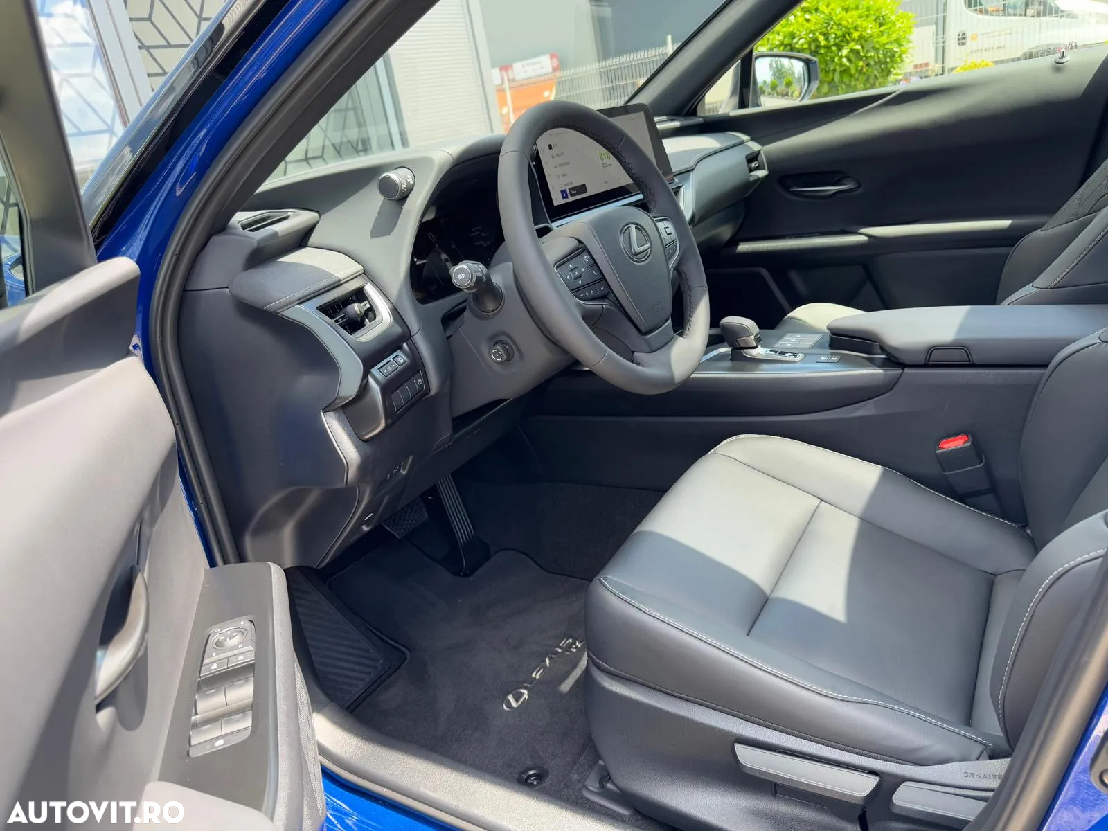Lexus UX 300h FWD CVT HEV F Sport Design - 10
