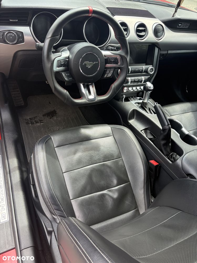 Ford Mustang - 8