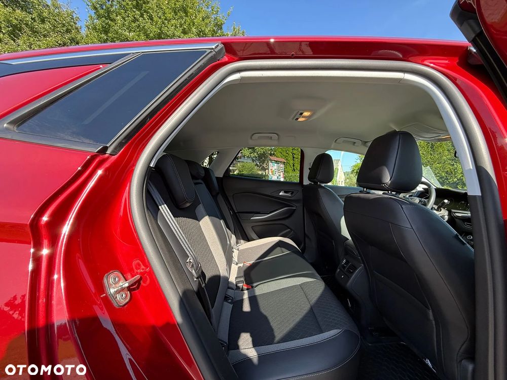 Opel Grandland X 1.2 T GPF Design&Tech S&S - 30