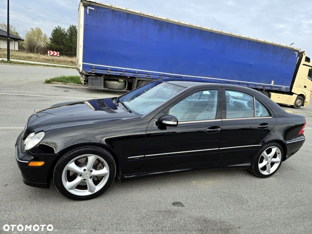 Mercedes-Benz Klasa C 230 7G-TRONIC Avantgarde Sport Edition + - 28