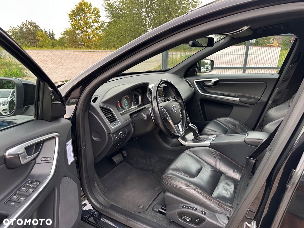 Volvo XC 60 D5 AWD Geartronic Summum - 2