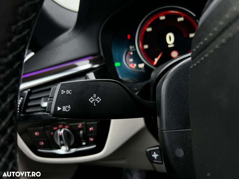 BMW Seria 5 520d xDrive AT - 29