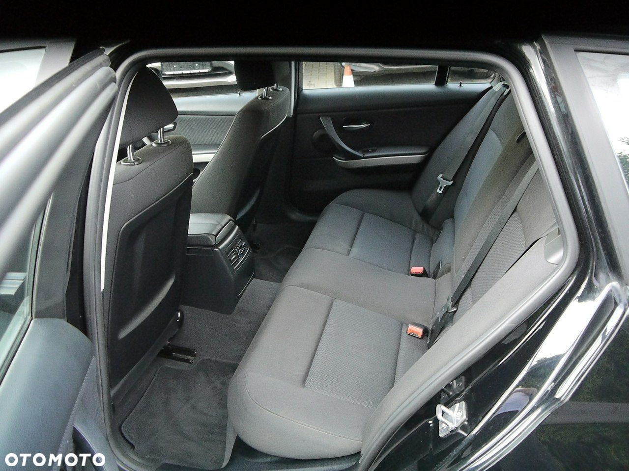 BMW Seria 3 318d - 25
