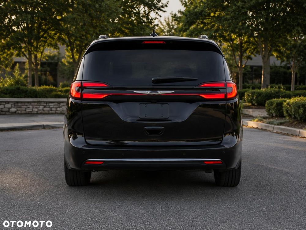 Chrysler Pacifica - 6
