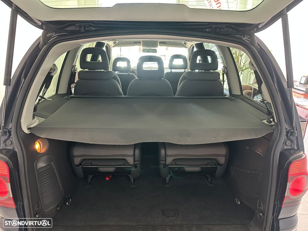 VW Sharan 2.0 TDI Confortline - 27