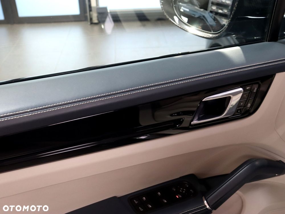 Porsche Cayenne Standard - 14