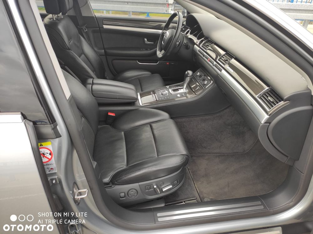 Audi S8 - 30